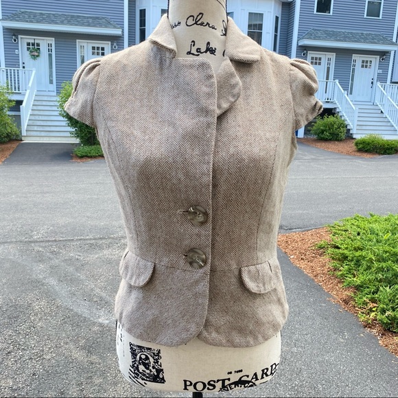 NWOT Urban Behavior Short Sleeve Cotton & Wool 2 Button Blazer - Picture 5 of 5